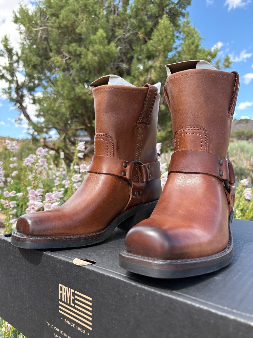 NWT๐บ๐ธ FRYE 8R Harness Boots Cognac - Picture 8 of 16
